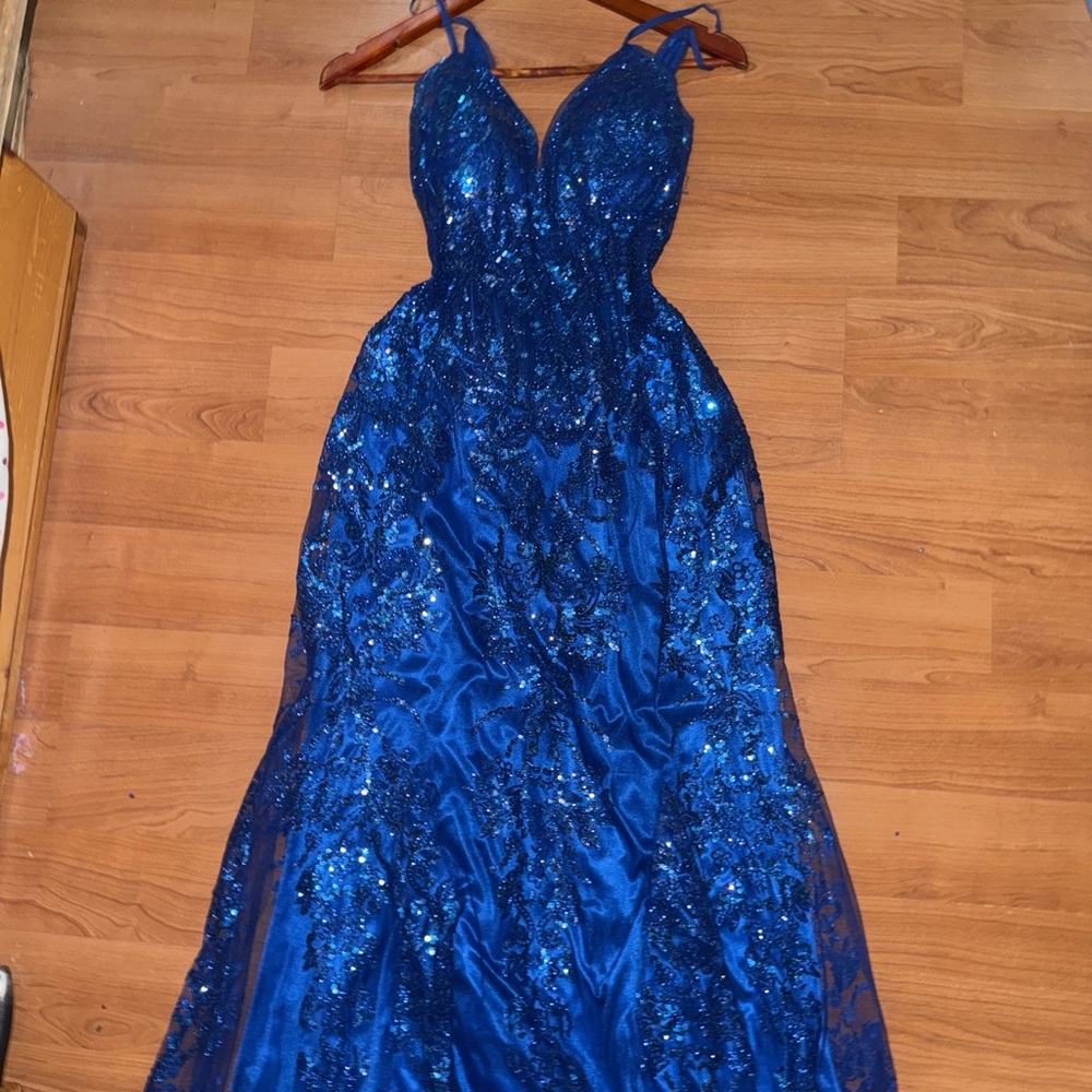 Elegant Blue Sequin Evening Gown